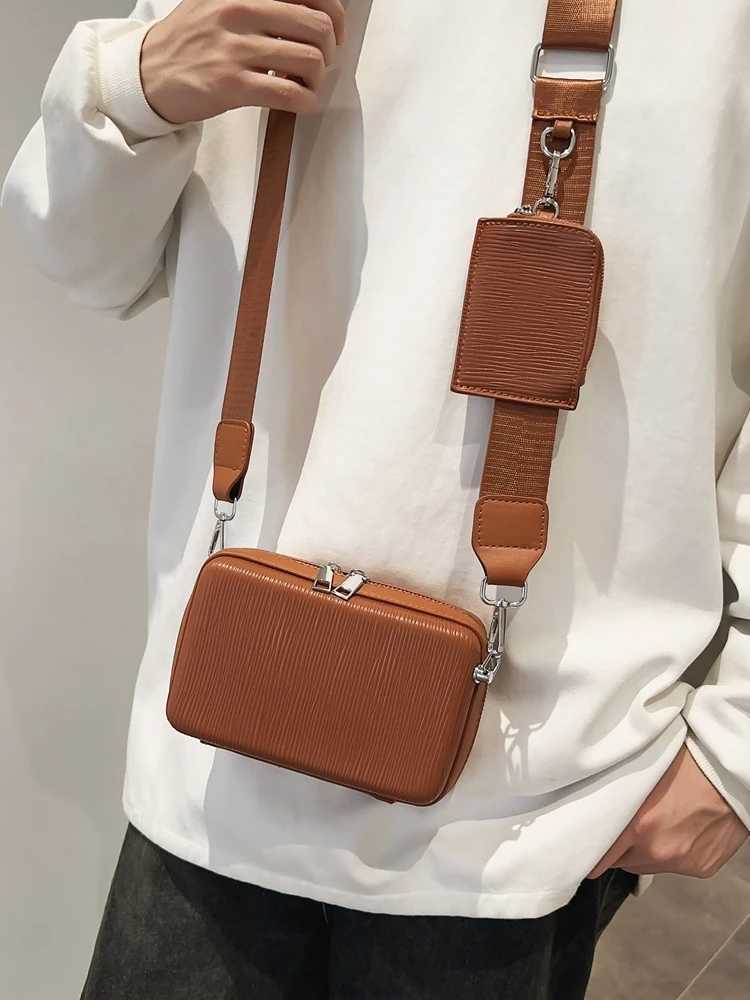 2024 Spring Mens Bag Fiable and Simple Crossbody Bag Trendy and Persalized Shoulder Bag Couple Style Unisex Z240924