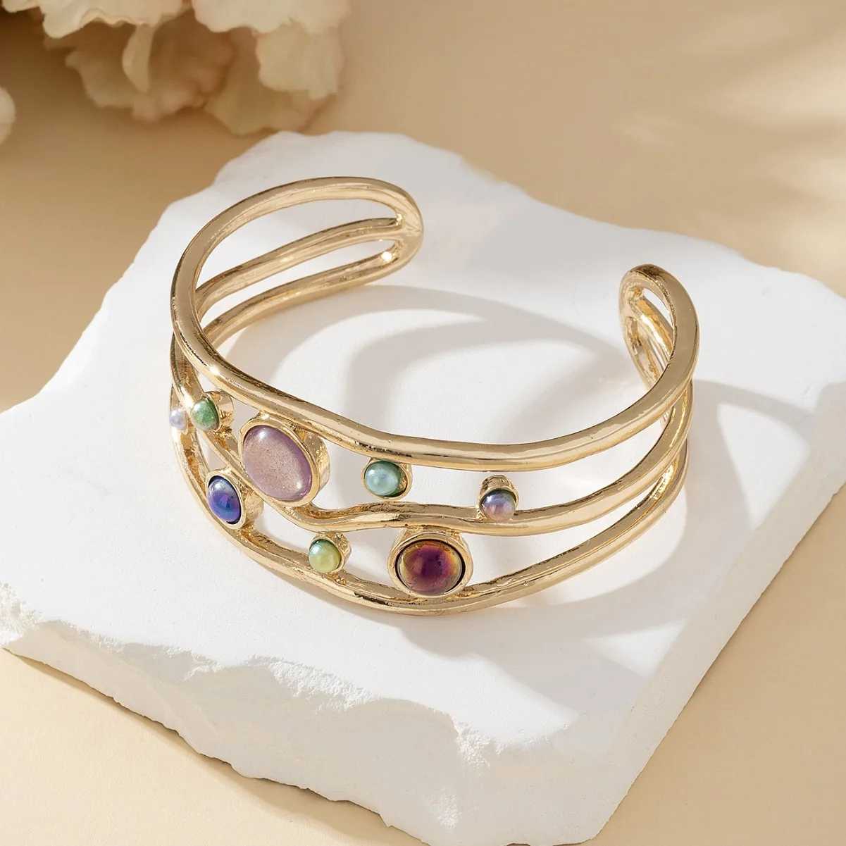 New Exaggerated Metal Gemstone Inlaid Open Bangle with High-end Bohemian Ethnic Style Bracelet Fashionable Jewelry AccessoriesX240925