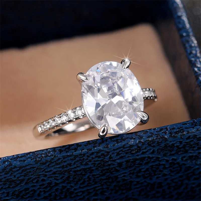 Huitan Crystal Cube Zirconia Wedding Ring Series Womens High Quality Silver Engagement Band Fashion Jewelry Wholesale W240925