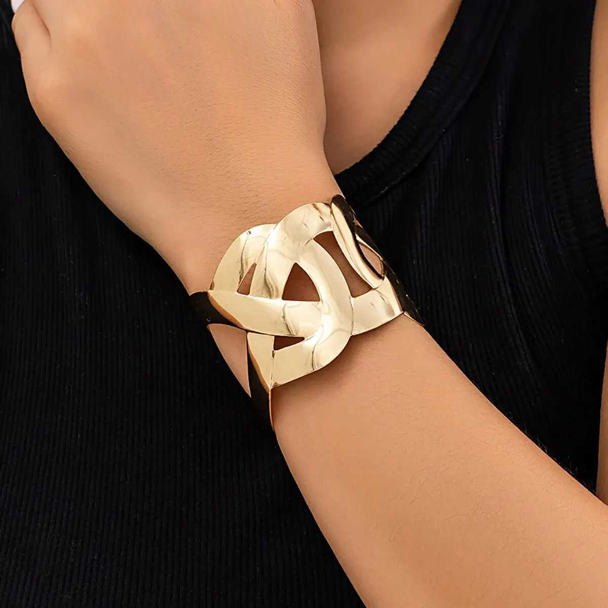 Vintage Geometric Cross Wide Cuff Bracelet for Women Chunky Gold Color Open Big Arm Bangles Ladies Wedding Party Jewelry GiftsX240925