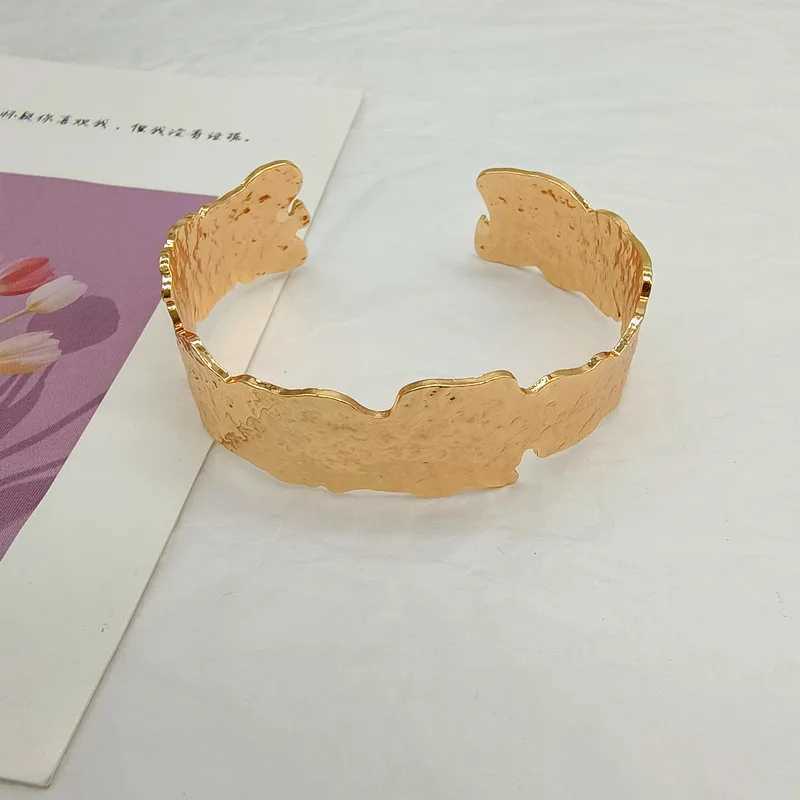 Gothic Punk Copper Irregular Thrash Pattern Simple Opening Bracelet for Women Men European American Fashion Hip Hop Jewelry GiftX240925