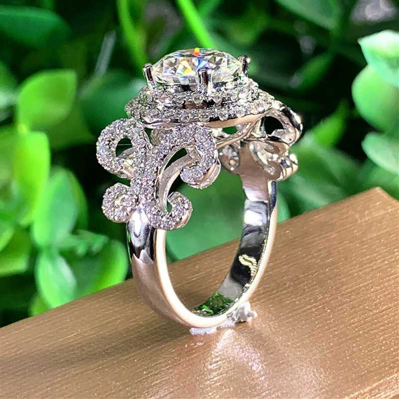 Huitan Aesthetic Design Womens Wedding Ring equipped with bright cubic zirconia elegant proposal engagement ring fashionable jewelry W240925