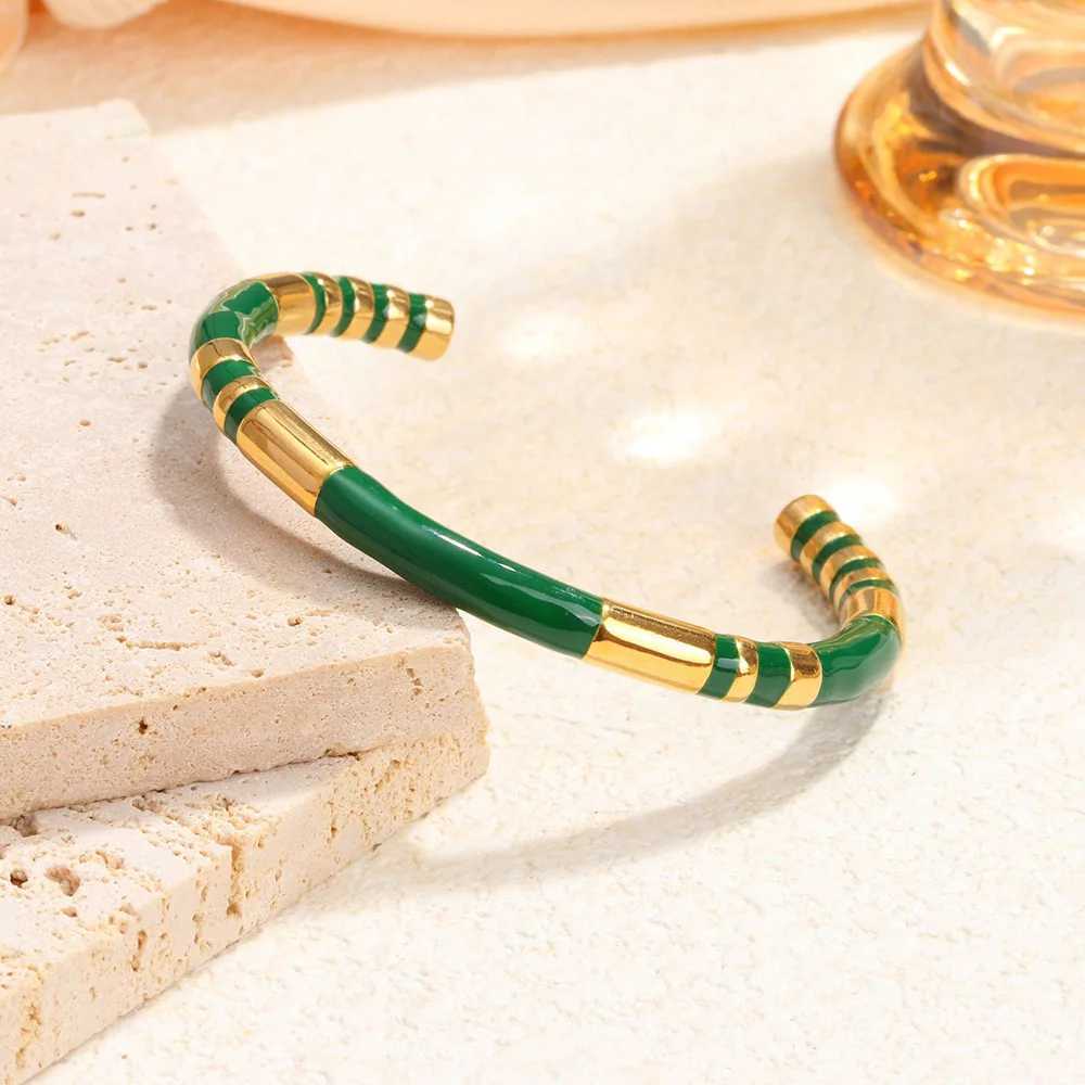 Retro bamboo oil dripping C-shaped enamel bracelet for women stainless steel open bracelet high-end giftX240925