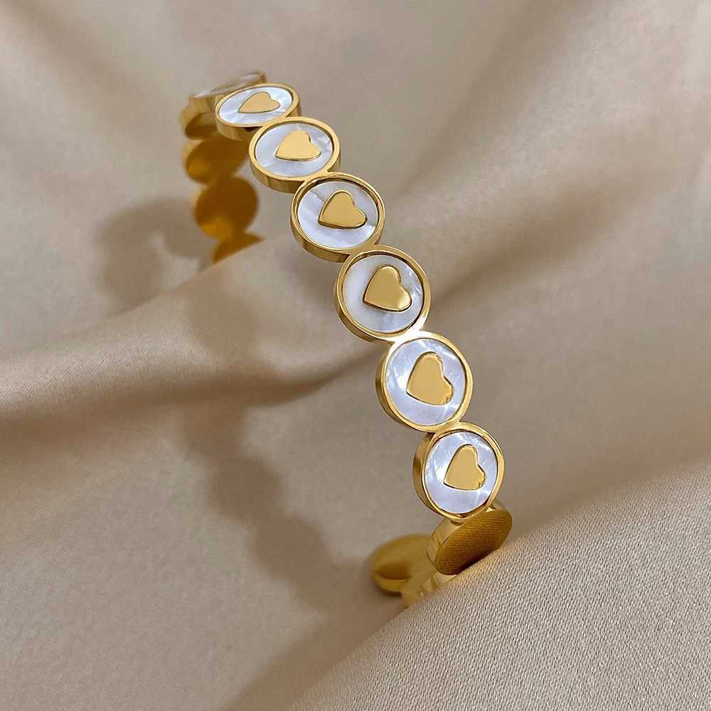 AENSOA Inlaid Shell Love Heart Stainless Steel Cuff Bangle for Women Fashion Gold Color Round Open Bracelet Valentines Day GiftX240925