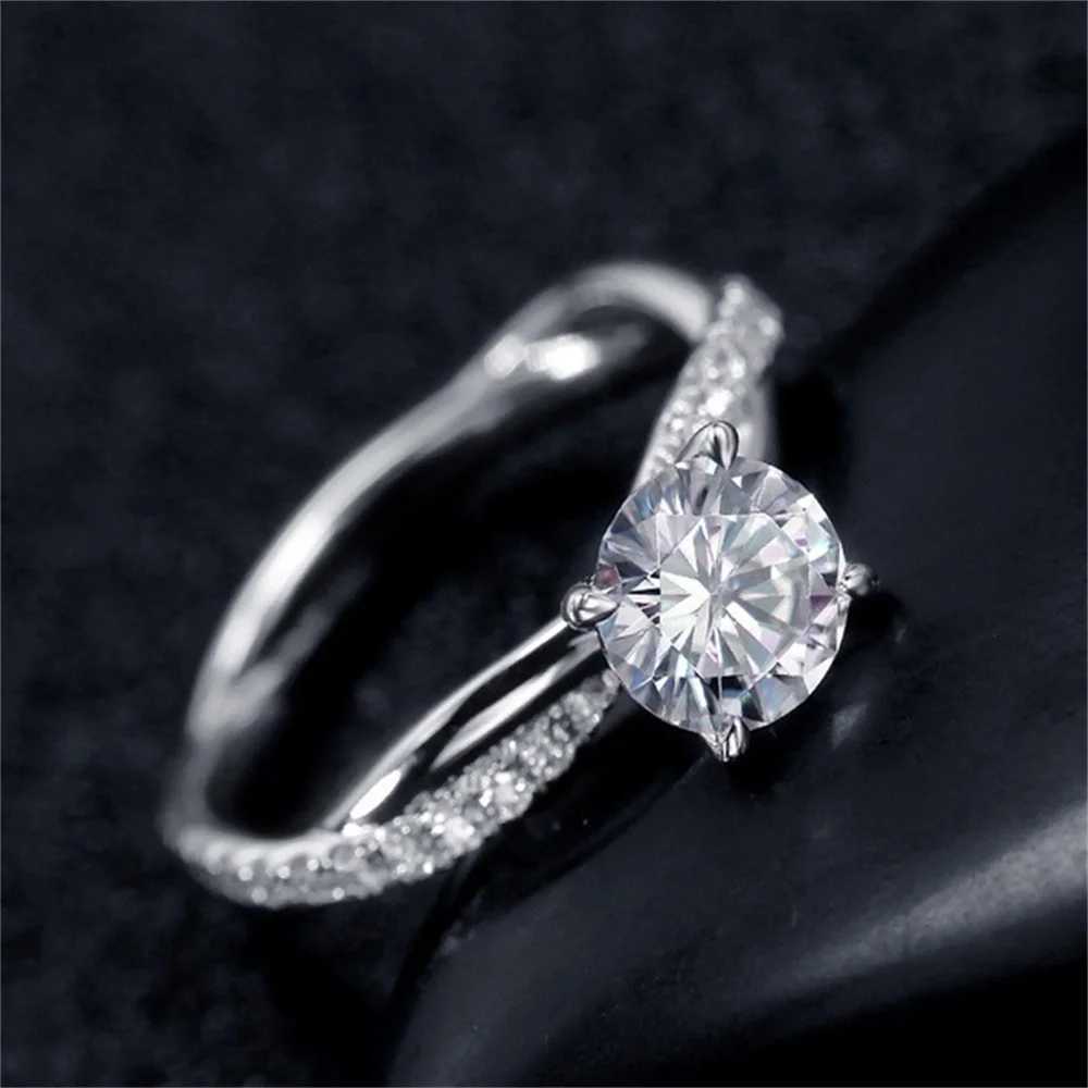 Exquisite Two tone Princess CZ Female Engagement Ring Bridal and Groom Wedding Band Fashionable Wedding Ring W240925