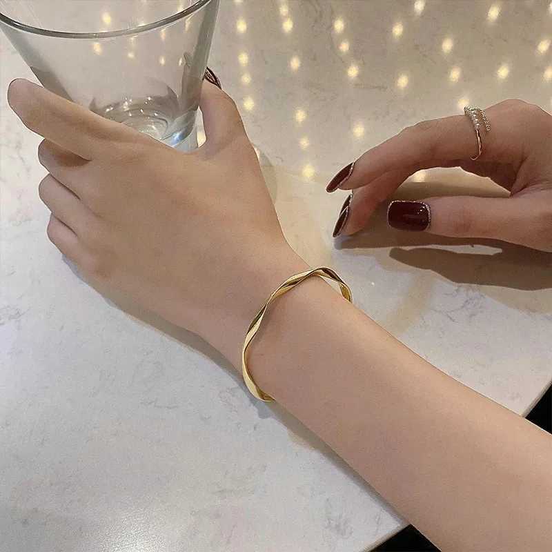 Fashion Opening Bangle Gold Color Glossy Twisted Thin Bangles For Women Female Open Minimalist Style Charm Cuff Bracelet JewelryXJ250117