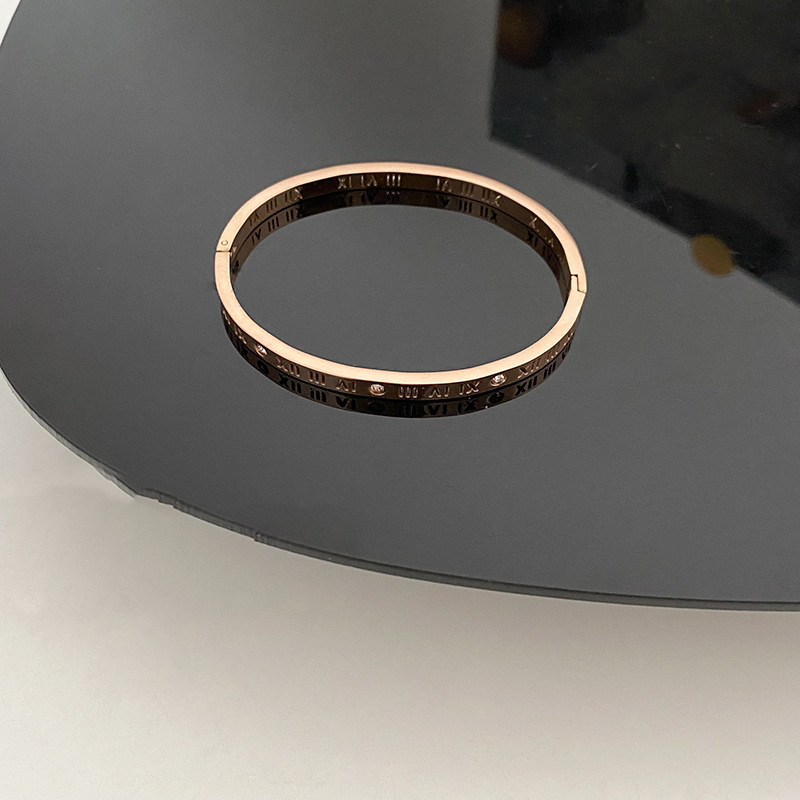 2025 new Bracelet For Women Designer jewelry Bracelets Gold Sier Plate Dia Fashion Charm Chain Wedding Gift Party Free shipping