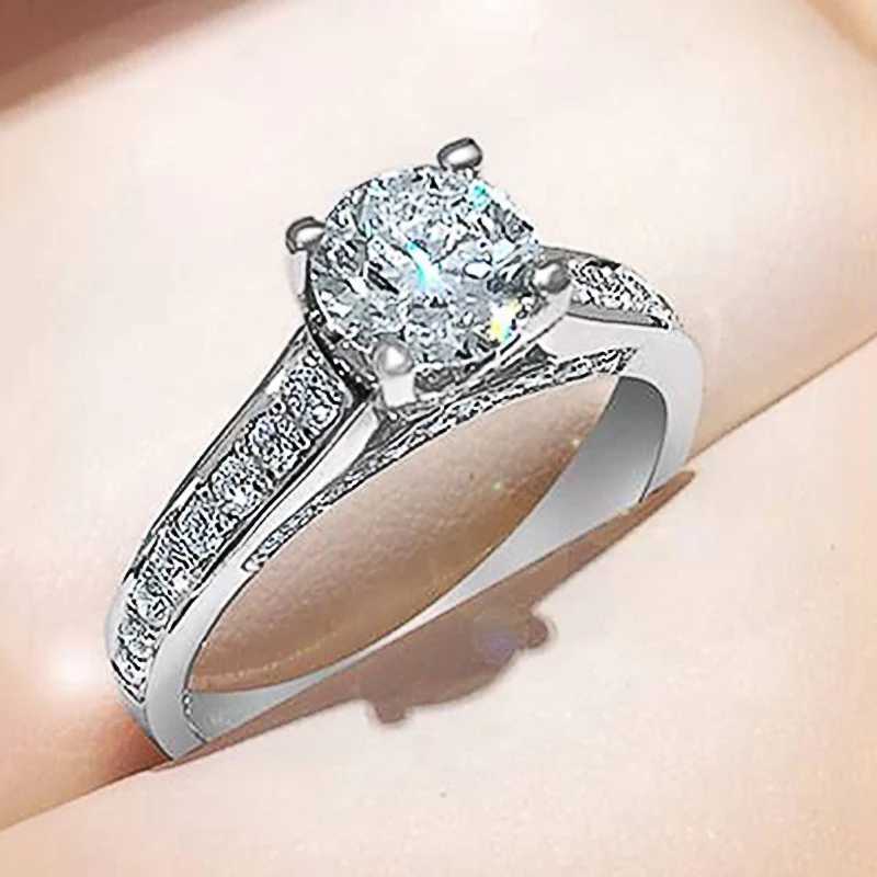 Huitan Classic Womens Wedding Ring Mosaic AAA White Cubic Zirconia Elegant Womens Proposal Engagement Ring Eternal Jewelry W240925