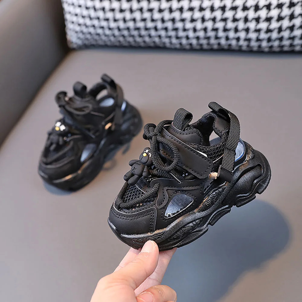Summer sports shoes suitable for childrens mesh breathable boys and girls sports shoes Korean style cute bear childrens outdoor shoes childrens shoes 