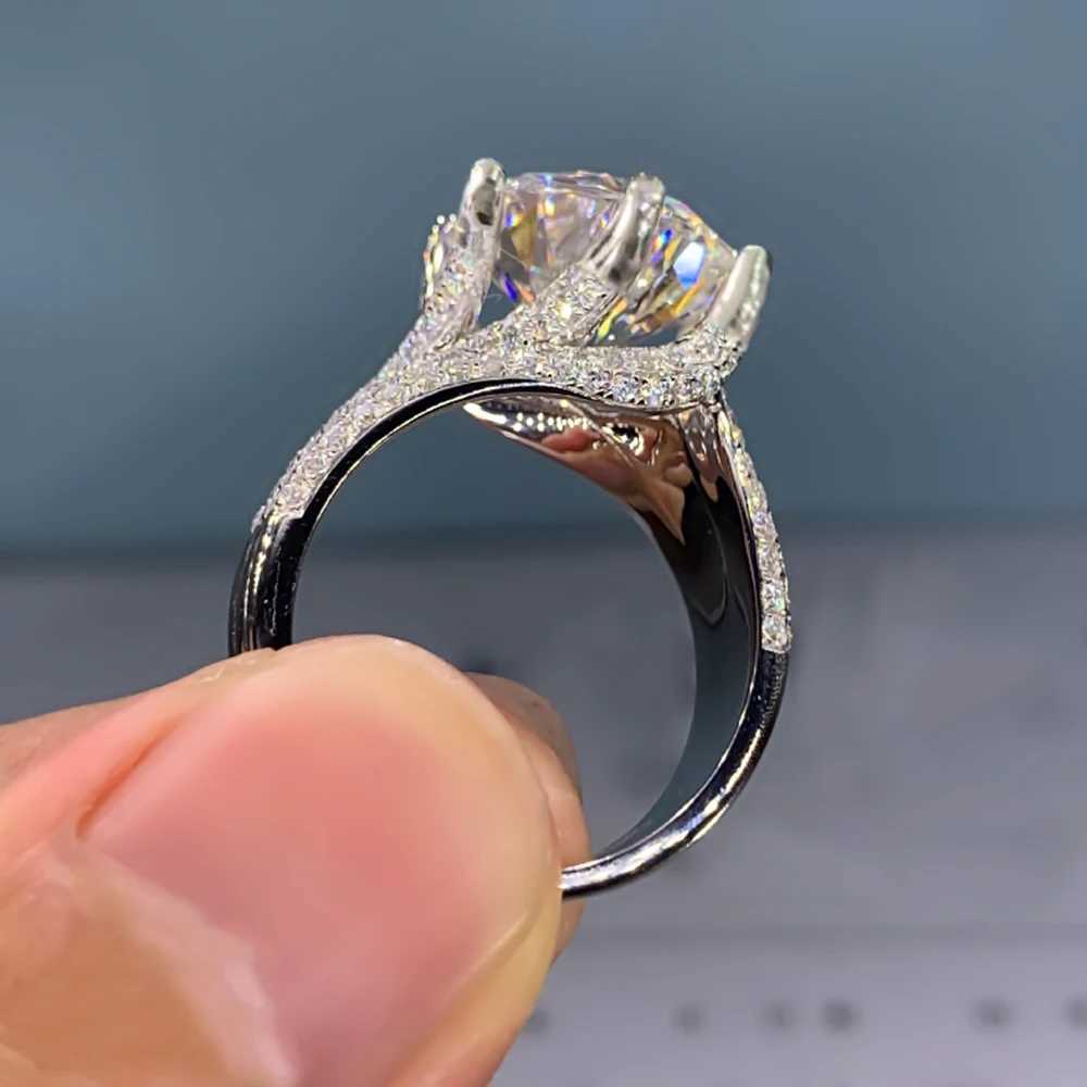 Huitan 10MM cubic zirconia wedding ring luxury crystal CZ ring engagement accessories new arrival trend jewelry W240925