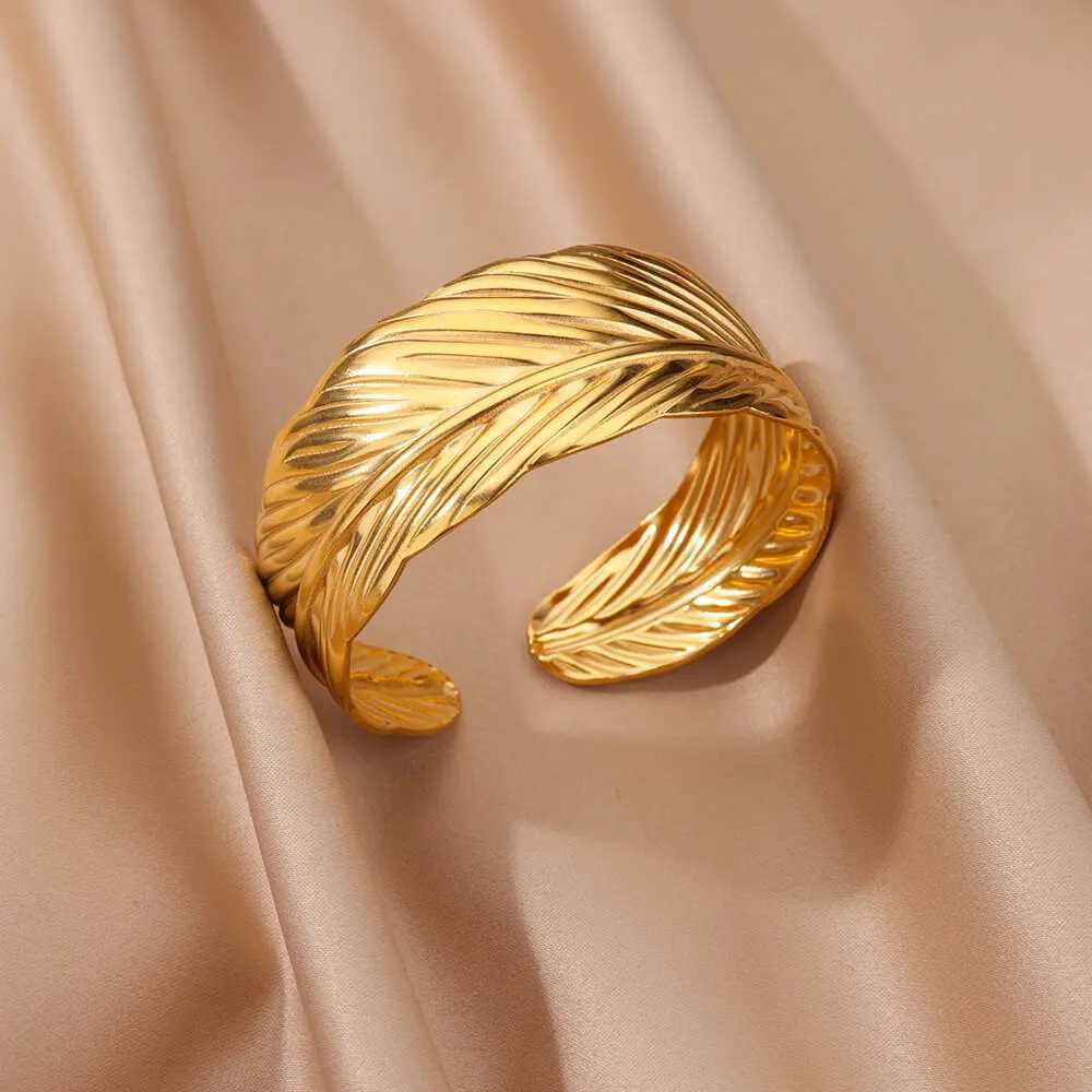 Stainl Steel Wide Bangles for Women Luxury Gold Color Open Chunky Cuff Bangle Bracelet femme Vintage Wedding Jewelry GiftXJ250109