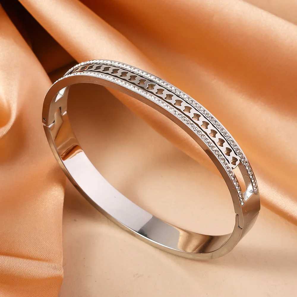 New Hollow Double Row Zircon Buckle Open Stainless Steel Bracelet Non Fading Exquisite Womens Jewelry AccessoriesX240925