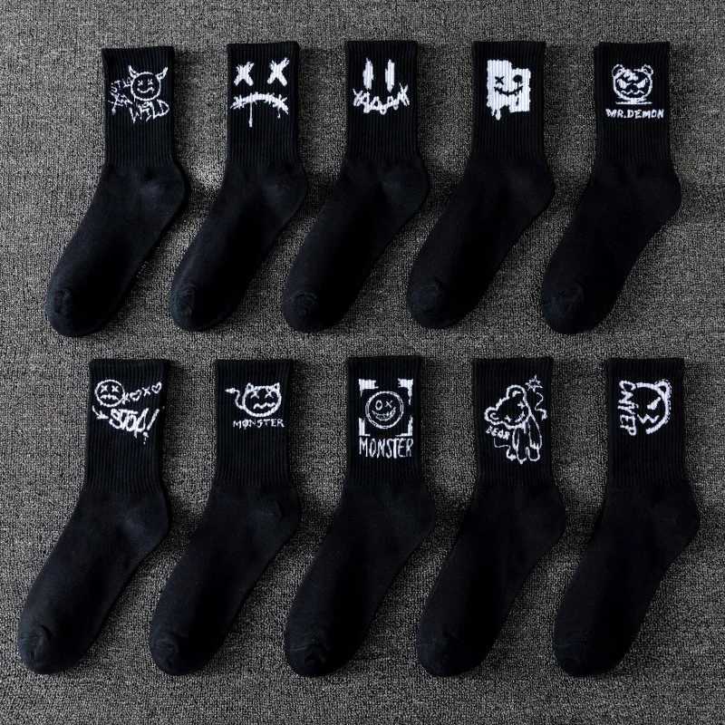 10 pairs of mens sports socks casual breathable and casual. Ghost face graffiti personalized socks W240924