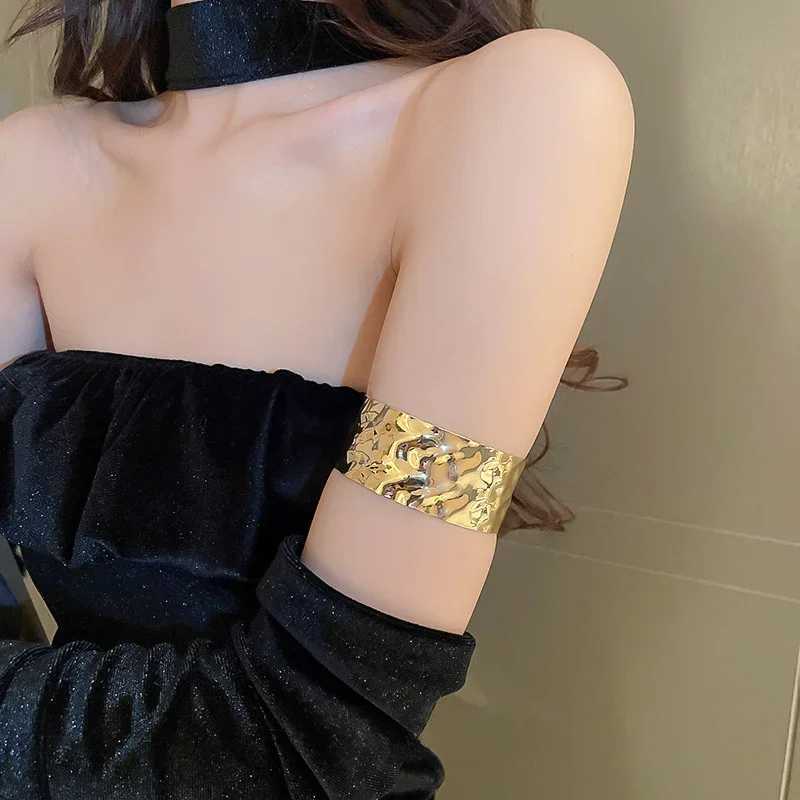 High Quality Stainless Steel Metal Wide Cuff Open Bracelet Bangle for Women Waterproof Texture Personalized Unisex Jewelry GiftX240925