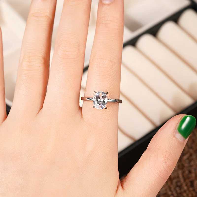 Huitan oval cut cubic zirconia ring suitable for women simple classic design wedding engagement commitment accessory eternal jewelry W240925