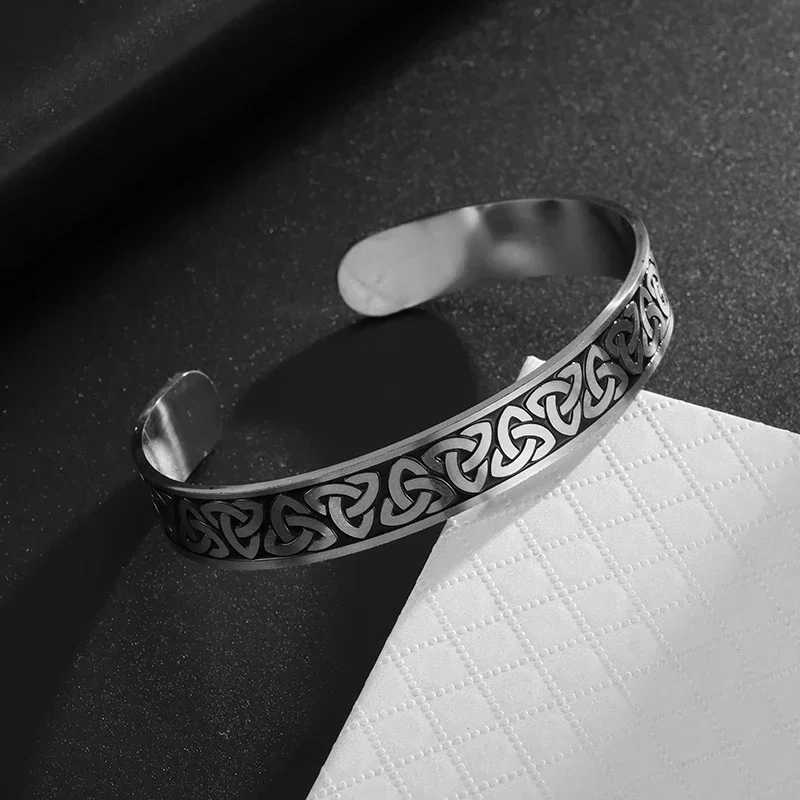 Vintage Nordic Celtic Triangle Knot Open Adjustable Bracelet for Men Irish Lucky Amulet JewelryX240925