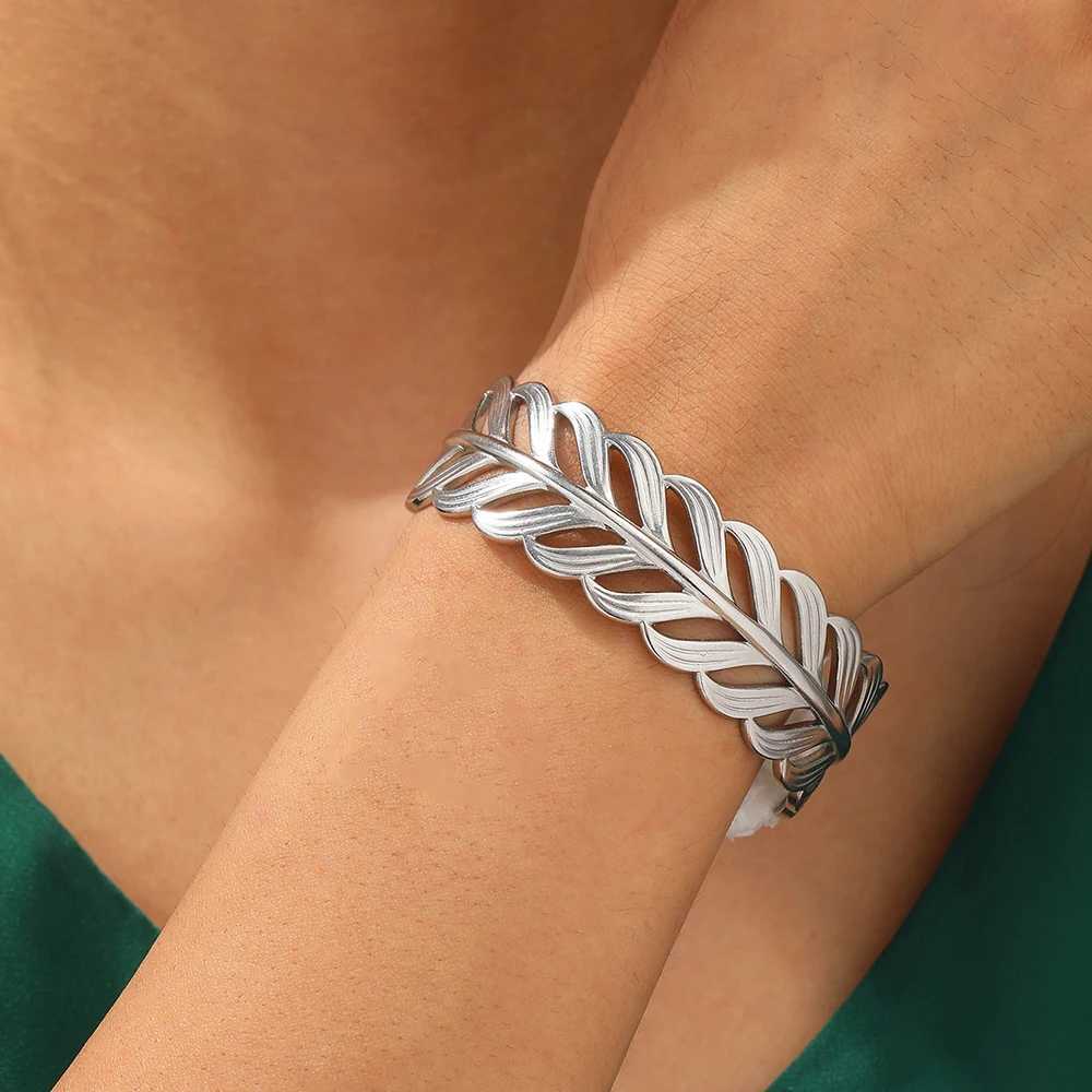 Stainless steel bracelet European and American fashion hollow leaves open adjustable bracelet For Women Jewelry daily wearX240925