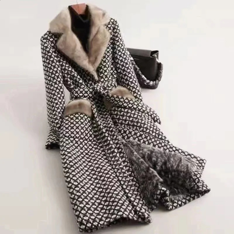 Wool coat womens coat autumn and winter ultra-thin tweed long park coat fashionable with belt to keep women warm 240925
