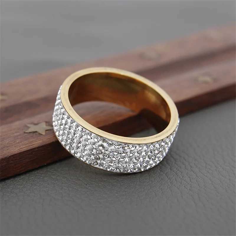 Hot selling retro style womens steel ring 5-row transparent crystal jewelry fashionable stainless steel engagement and wedding ring W240925
