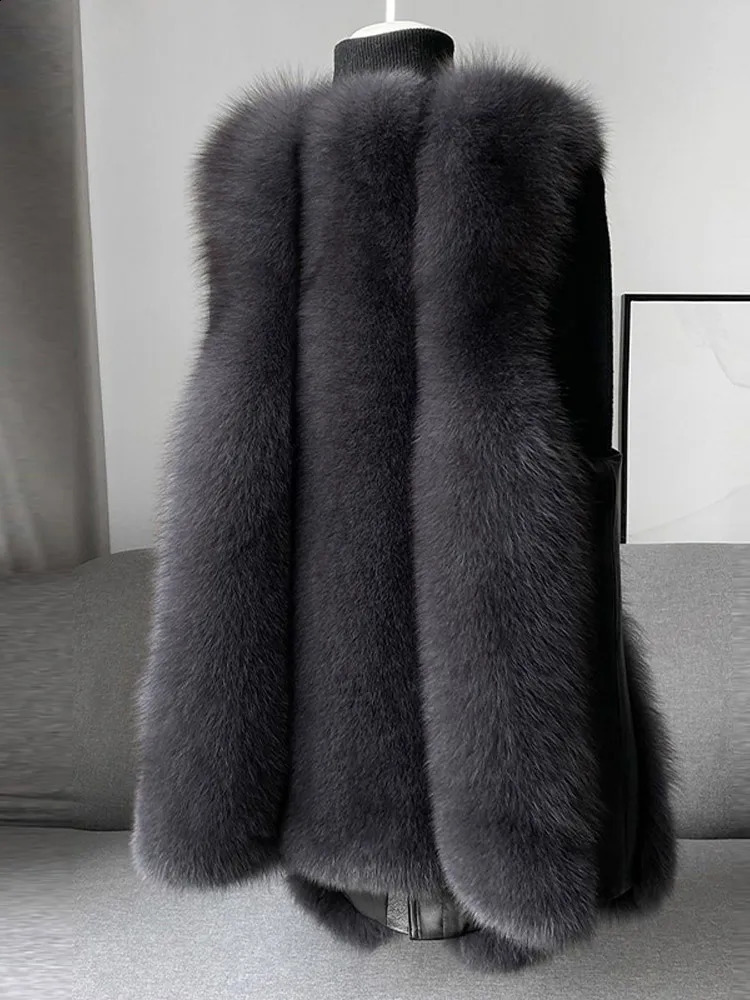 Fashionable expert made fur sleeveless jacket with a high-end feel fox fur V-neck vest autumn and winter street thick warm womens vest 240924