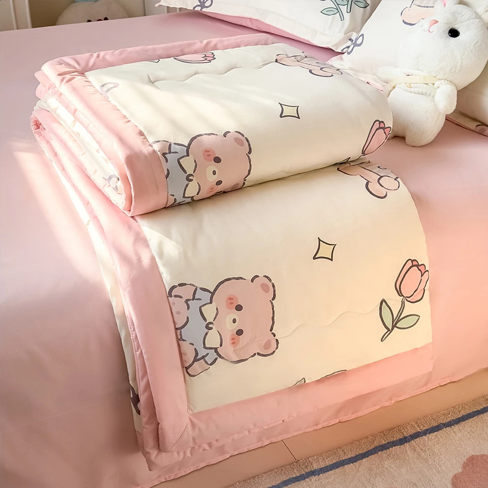 YanYangtian Summer Quilt Thin Corrugated Blanket Cute Printing Four Seasons Quilt Bedding Down Quilt Blanket Comfortable Twin Bed 240923
