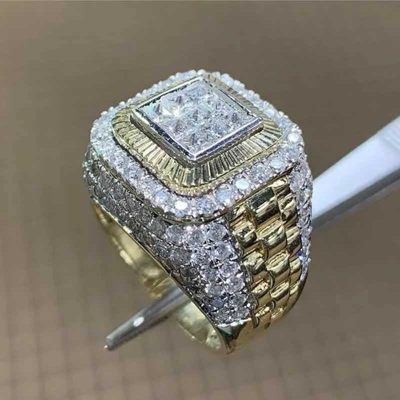 Domineering Gold Hip Hop Ring Mens Fashion Inlaid White Zircon Punk Wedding Ring Jewelry W240925