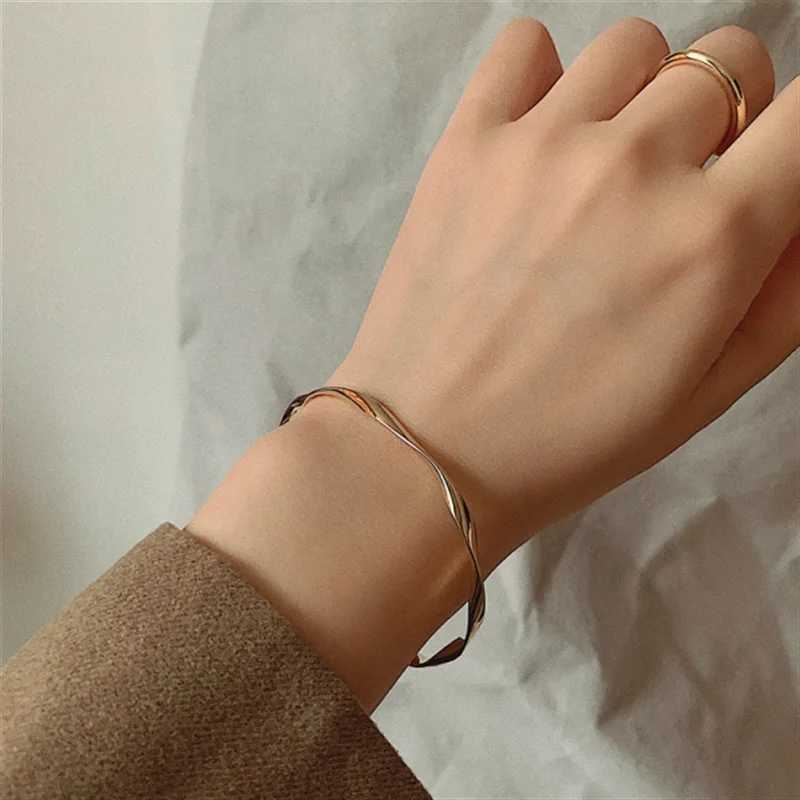Fashion Opening Bangle Gold Color Glossy Twisted Thin Bangles For Women Female Open Minimalist Style Charm Cuff Bracelet JewelryX240925