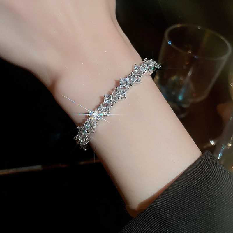 Silver Plated Full Rhinestone Open Bangle For Women 2023 New Design Luxury Hollow Versatile Bracelet Wedding Jewelry Party GiftX240925