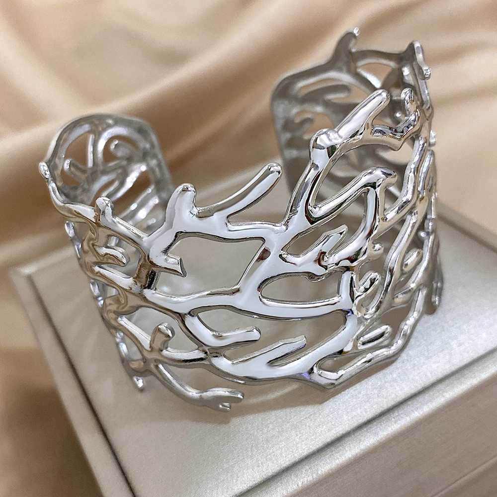 Vintage Personality Coral Stainless Steel Open Bangles Hollow Wrap Wide Cuff Bracelet for Women Bohemia Summer Wrist JewelryX240925
