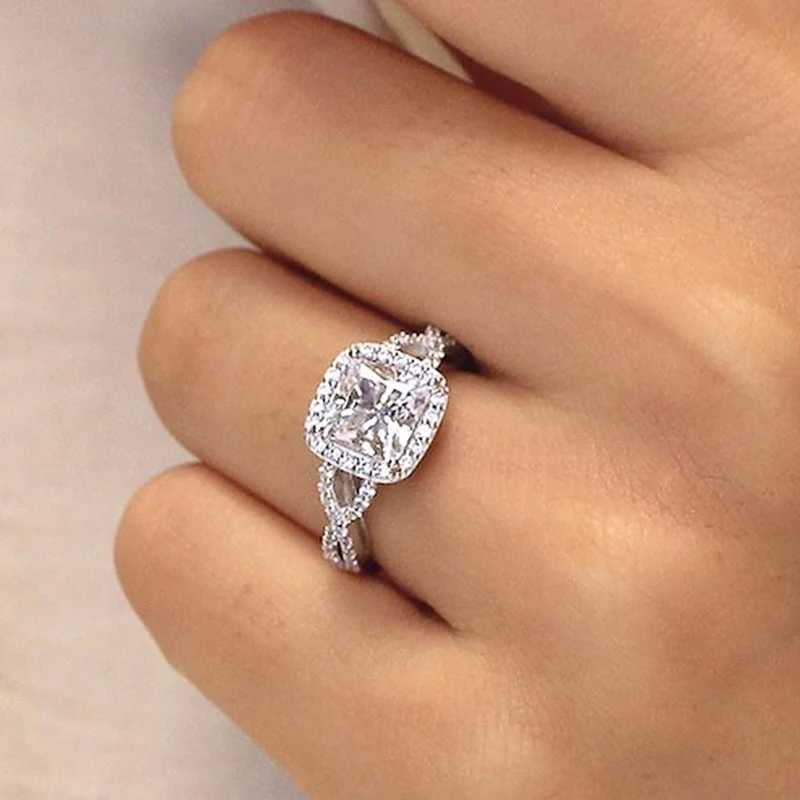 Huitan Temperment Womens Rings for Wedding Newly Designed Female Accessories Engagement Party Cubic Zirconia Statement Jewelry W240925