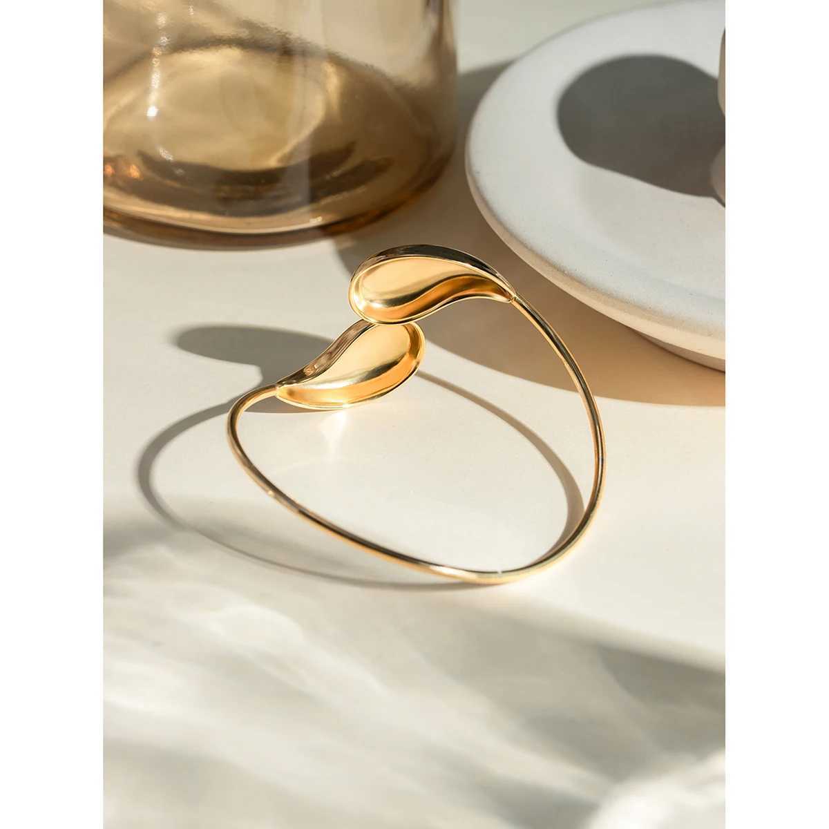 18K Gold Plated Elegant Geometric Stainless Steel Water-Drop Shaped Open Bracelet Women Personalized Texture Jewelry GiftX240925