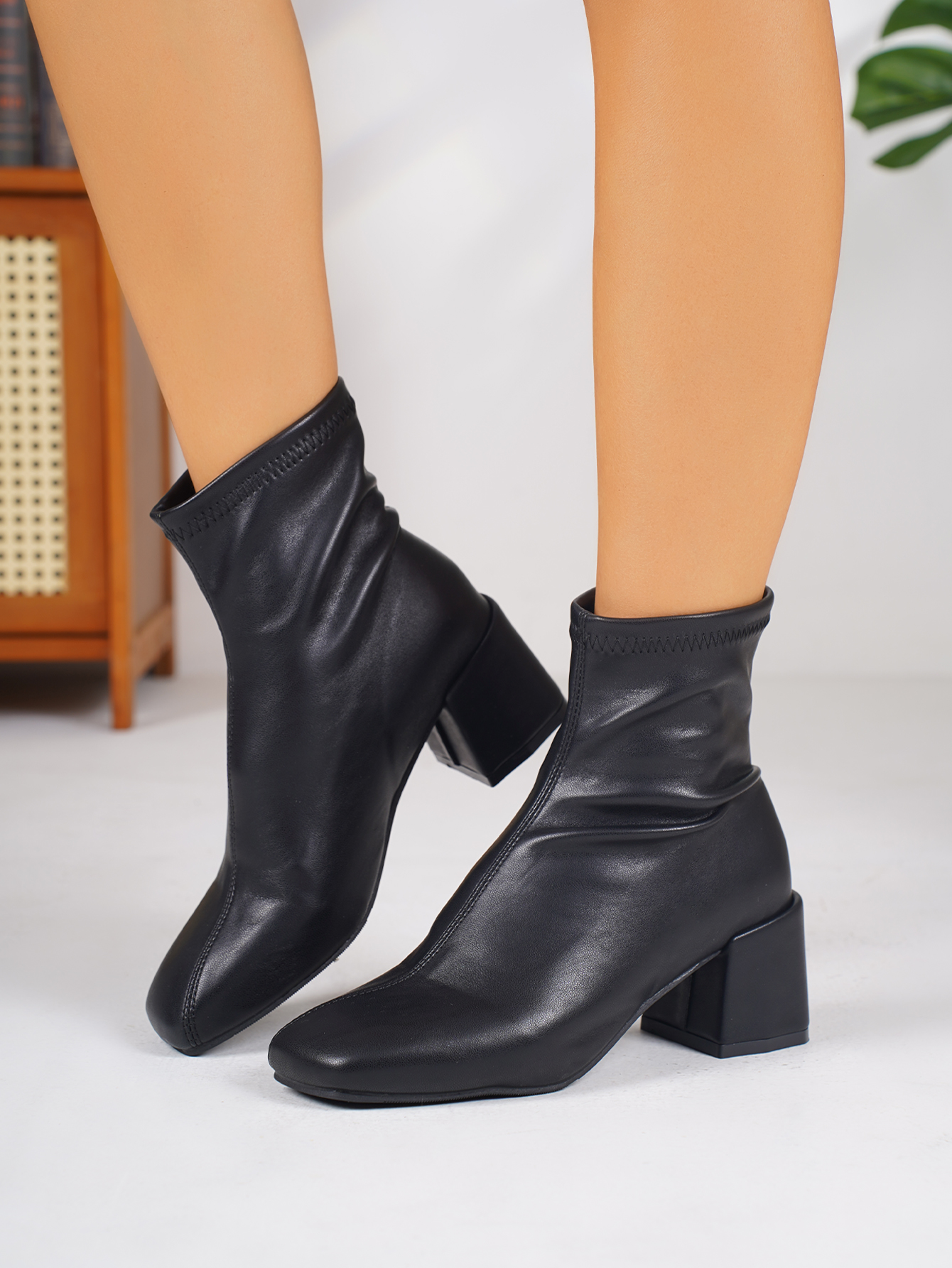 Versatile Women's Knee-High & Short Boots Perfect Footwear Options