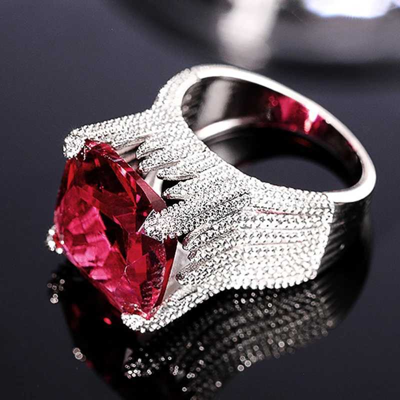 Huitan Hyperbole Red Cubic Zirconia Womens Ring Party New 2023 Gorgeous Womens Accessories Anniversary Gift Fashion Jewelry W240925