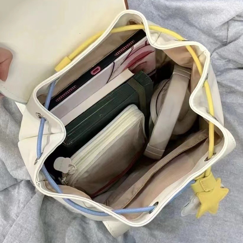 Niche Design 2024 New Designer Backpack Autumn/Winter Travel Bag Student Class Large Capacity Super Cute Female Backpack