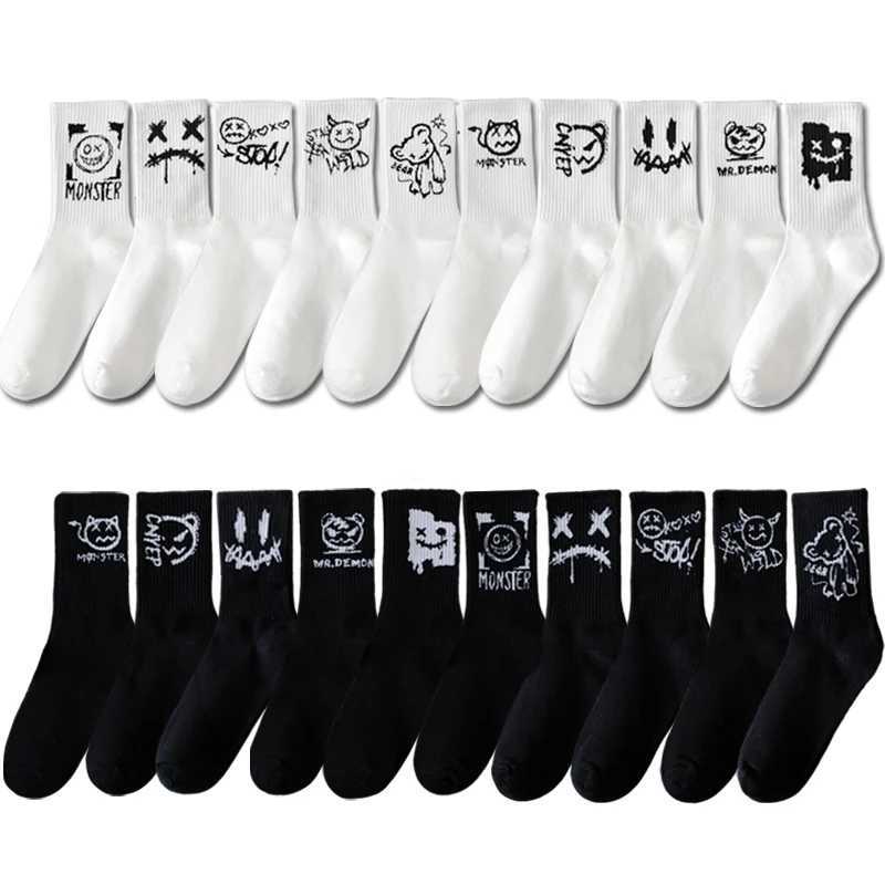10 pairs of mens sports socks casual breathable and casual. Ghost face graffiti personalized socks W240924