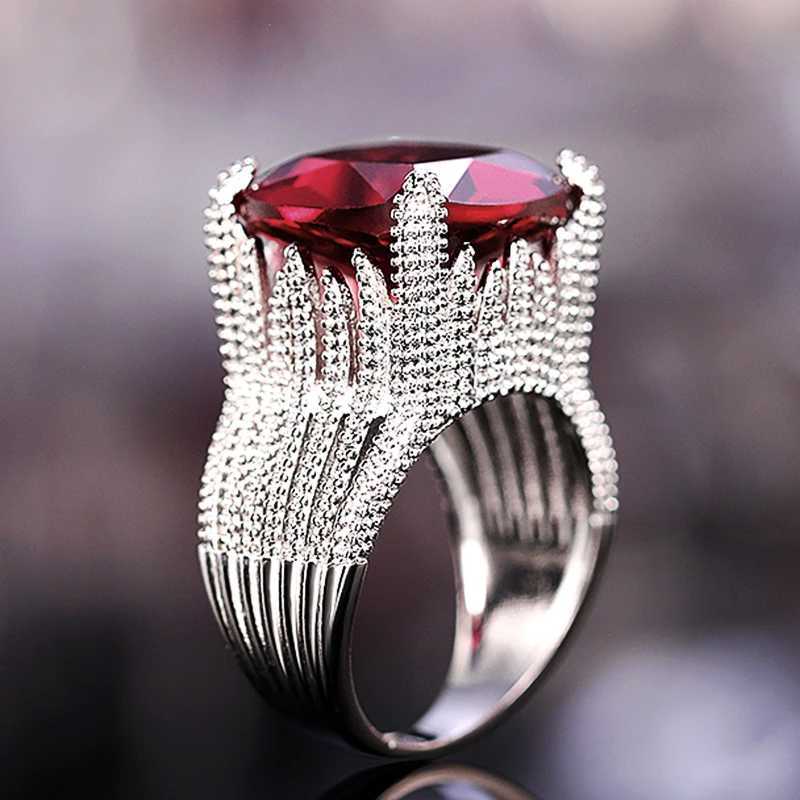 Huitan Hyperbole Red Cubic Zirconia Womens Ring Party New 2023 Gorgeous Womens Accessories Anniversary Gift Fashion Jewelry W240925