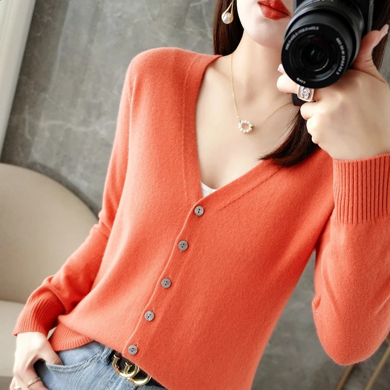 VNeck Temperament Small Fragrant Wind Women Loose Sweater All Coat Special Offer Cardigan ZHI D035 240914