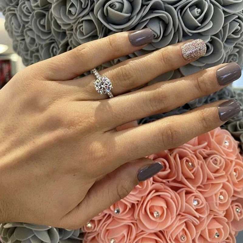 Huitan Trendy Womens Set Ring with Bright Round Cubic Zircon Wedding Ring High Quality Silver Strap Engagement Jewelry W240925