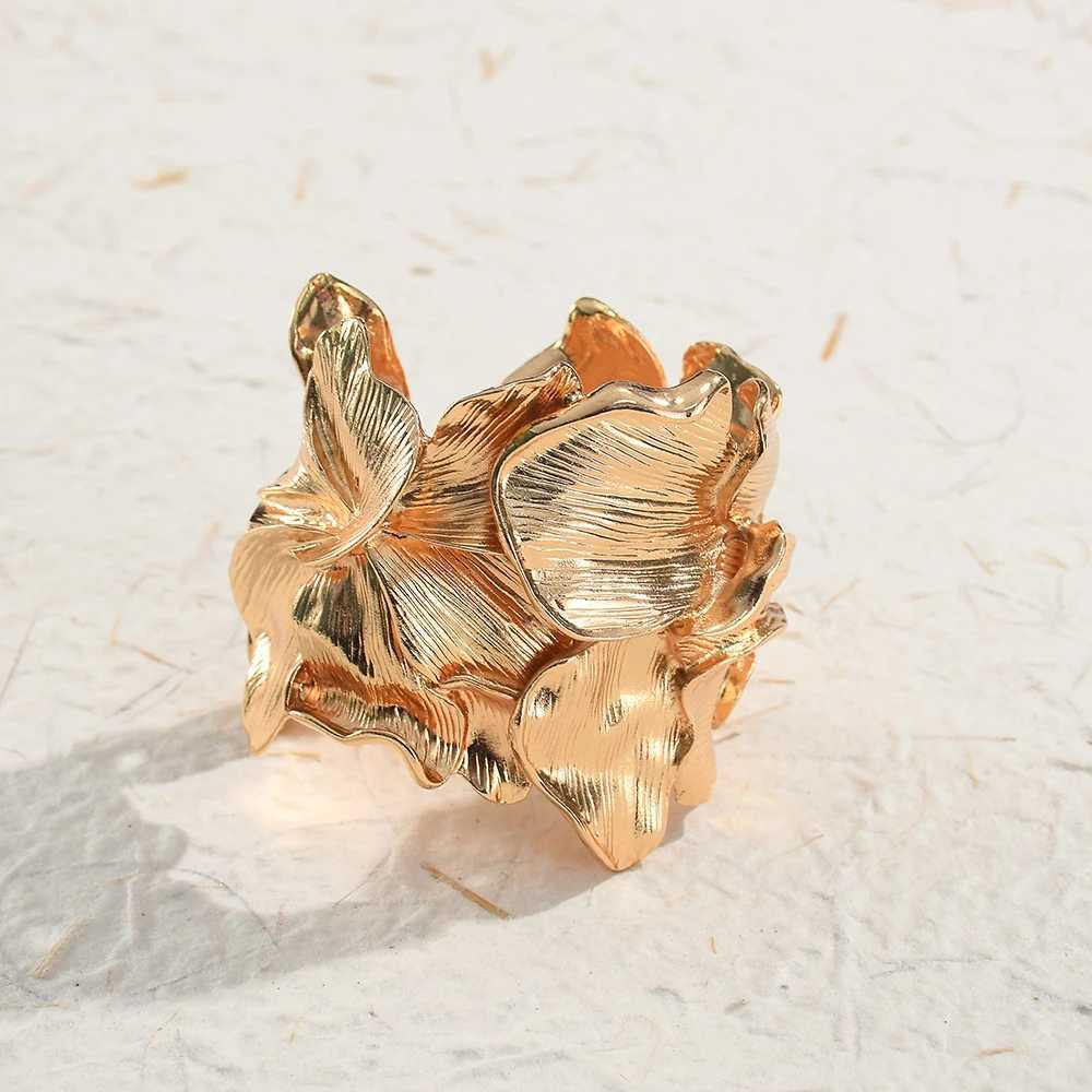 Exaggerated Vintage Metal Hollow Leaves Open Bracelets Bangle For Women Hip-hop Punk Jewelry Party AccessoryX240925