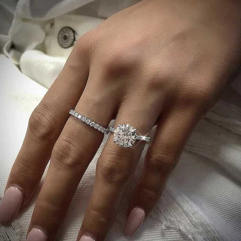 Huitan Trendy Womens Set Ring with Bright Round Cubic Zircon Wedding Ring High Quality Silver Strap Engagement Jewelry W240925