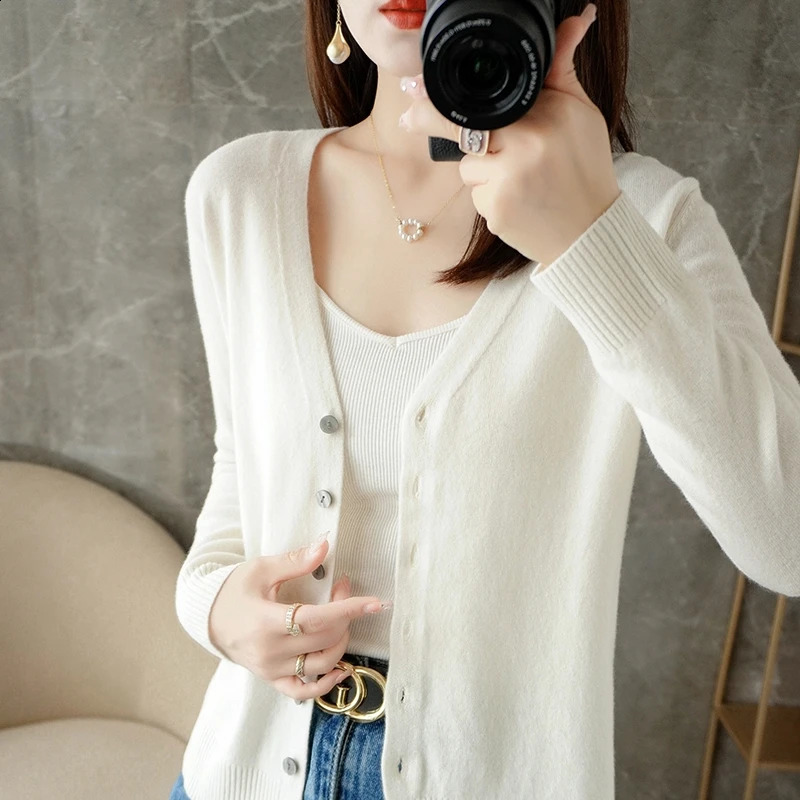 VNeck Temperament Small Fragrant Wind Women Loose Sweater All Coat Special Offer Cardigan ZHI D035 240914