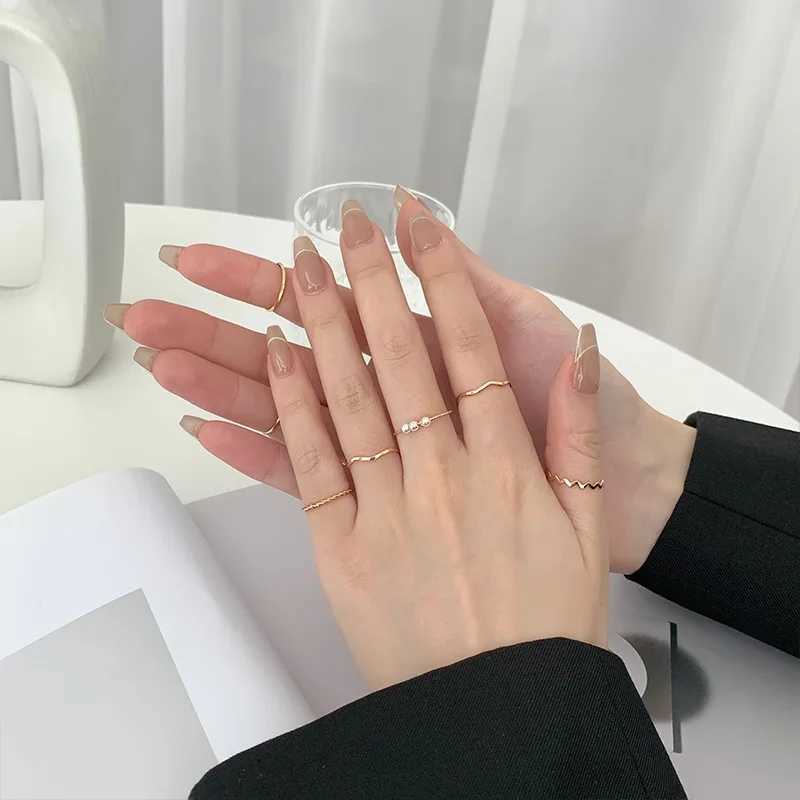 Bohemian Gold Heart Ring Set for Women Retro Geometric Cross Pearl Butterfly Finger Ring Womens Fashion Jewelry Gift W240925