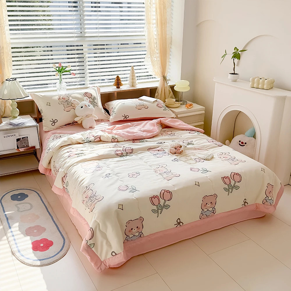 YanYangtian Summer Quilt Thin Corrugated Blanket Cute Printing Four Seasons Quilt Bedding Down Quilt Blanket Comfortable Twin Bed 240923