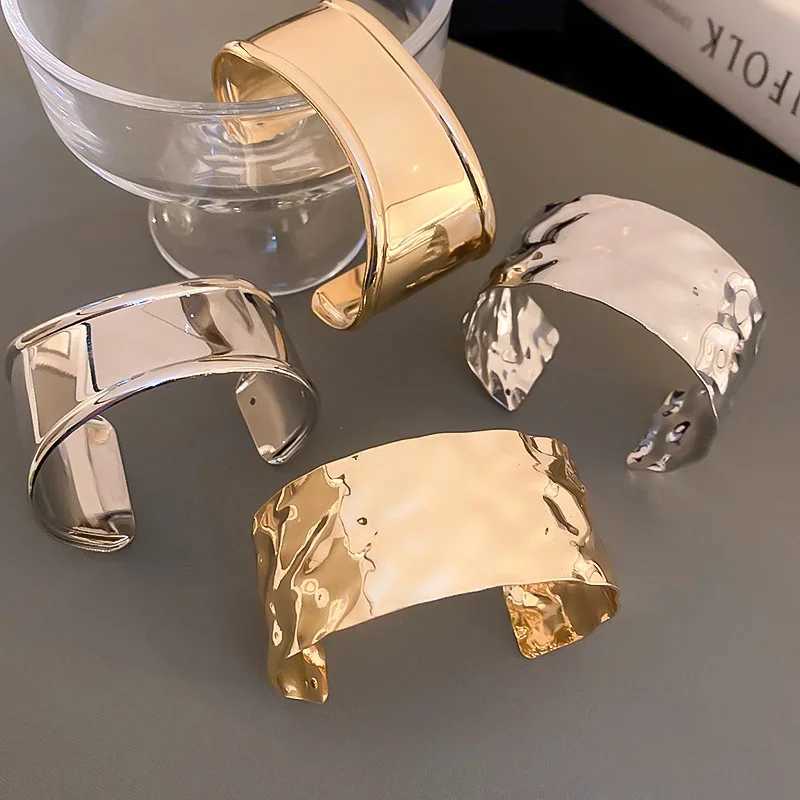 High Quality Stainless Steel Metal Wide Cuff Open Bracelet Bangle for Women Waterproof Texture Personalized Unisex Jewelry GiftX240925
