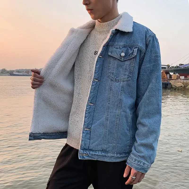 Winter denim jacket fashionable mens style Korean style loose fit suitable for wool lining thick and warm womens casual clothing jacket Y240925