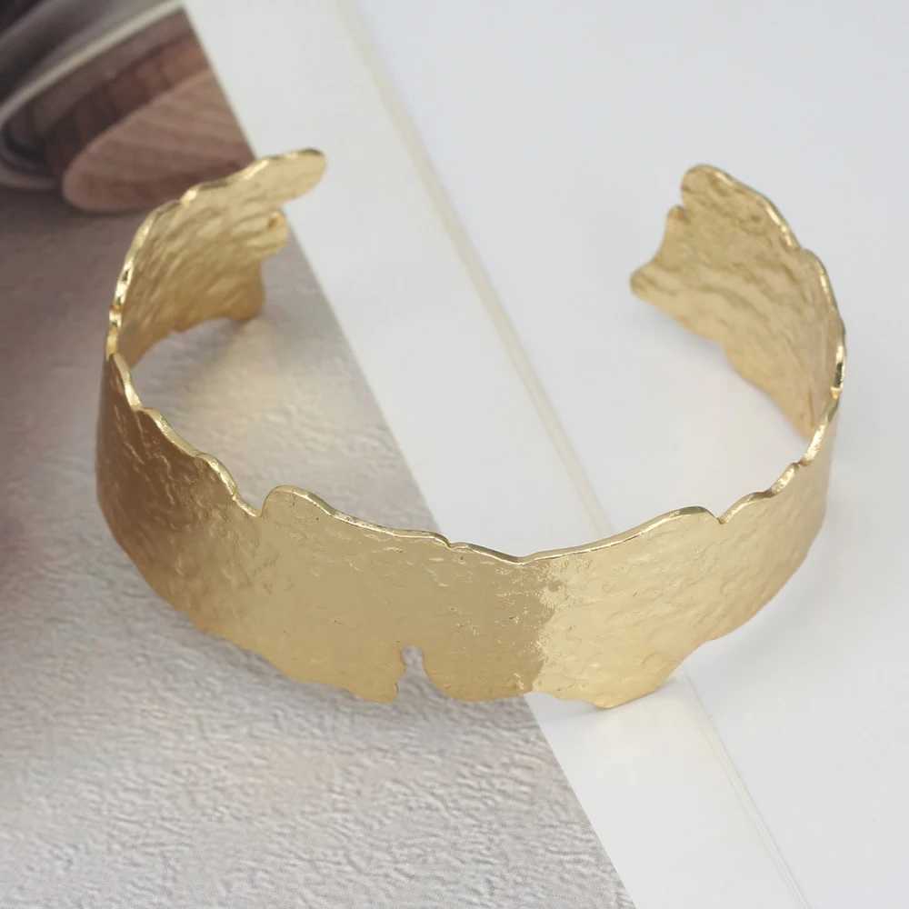Gothic Punk Copper Irregular Thrash Pattern Simple Opening Bracelet for Women Men European American Fashion Hip Hop Jewelry GiftX240925