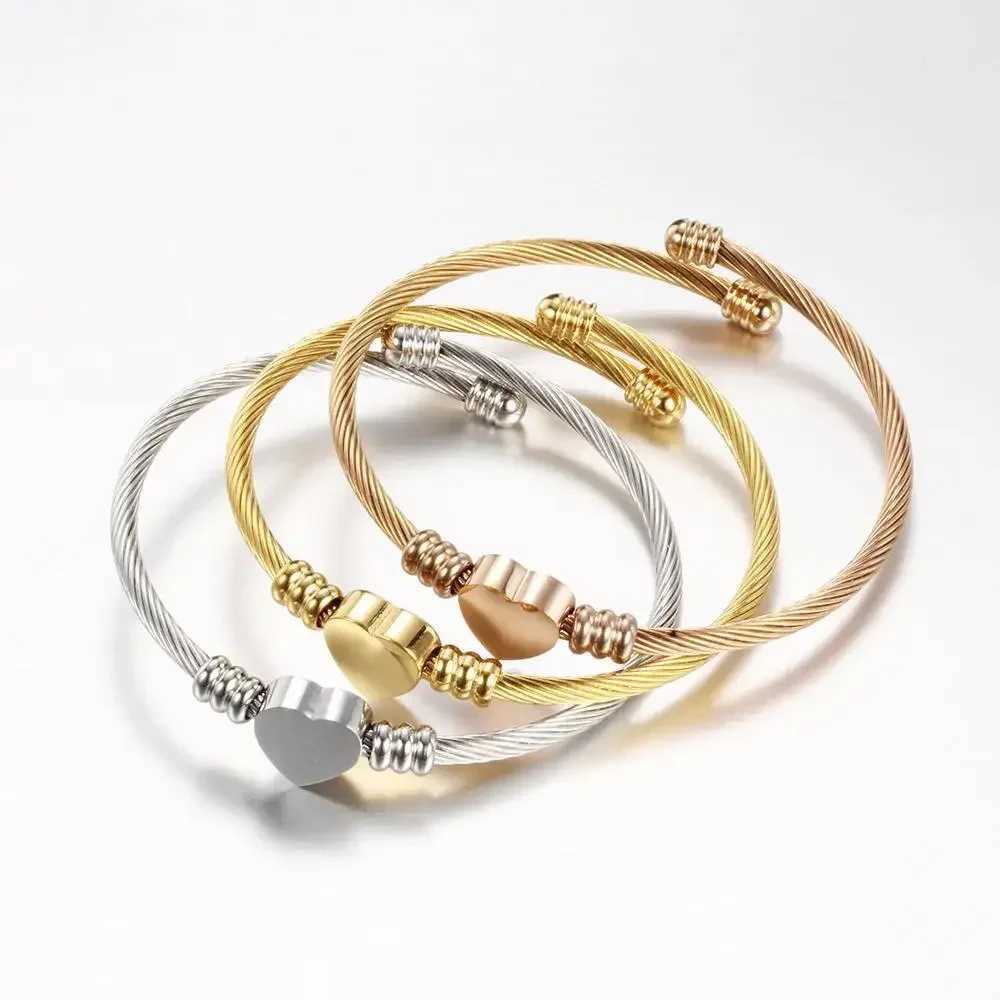 Stainless steel love-shaped adjustable wire bracelet three-color titanium steel open bracelet jewelryX240925