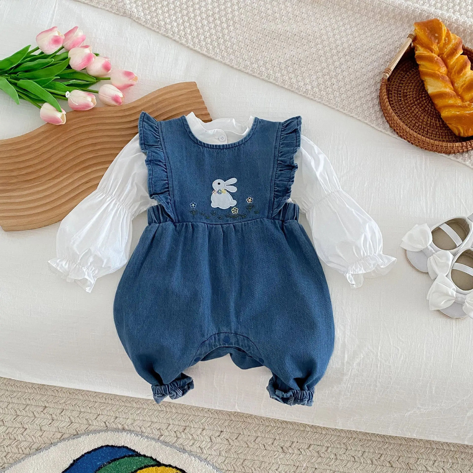 Spring and Autumn Baby Girls 2PCS Clothing Set Rabbit Embroidered Denim Flying Sleeve Tight Solid Shirt born 240925