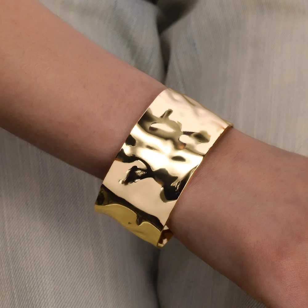 Exquisite Classic Bump Pattern Openning Bangles Bracelet For Women Cuff Bracelet Gold Color Stainless Steel Hand Ornament GiftX240925