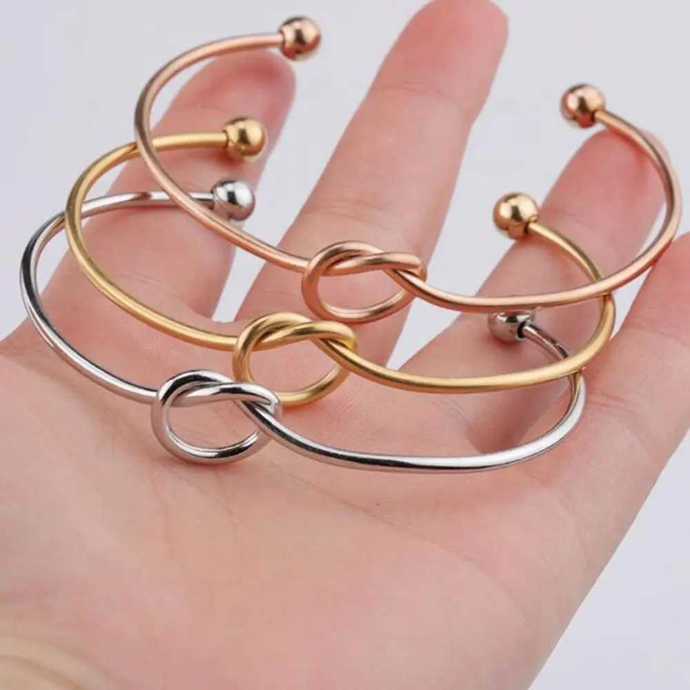 Love Knot Bracelets Thank You Bridesmaid Proposal Gifts Wedding Party Favers Tie The Knot Open Cuff Bangles for Women GirlsX240925